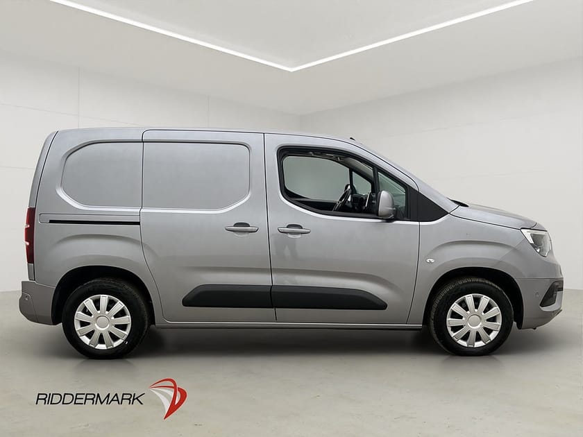 Bild 2 av Opel Combo Cargo 1.5HDi Kamrem bytt Dragkrok PDC CARPLAY