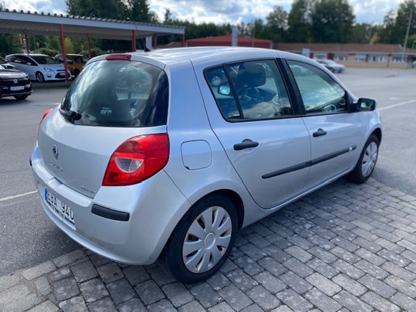 Bild 3 av Renault Clio  Halvkombi 5-dörrars 1.4 Manuell, 98hk, kamrem bytt