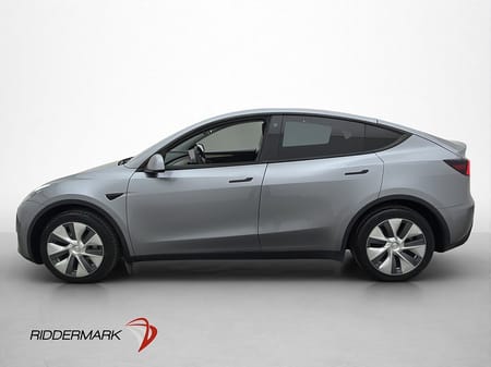 Tesla Model Y Long Range AWD Pano AP Svensksåld MOMS
