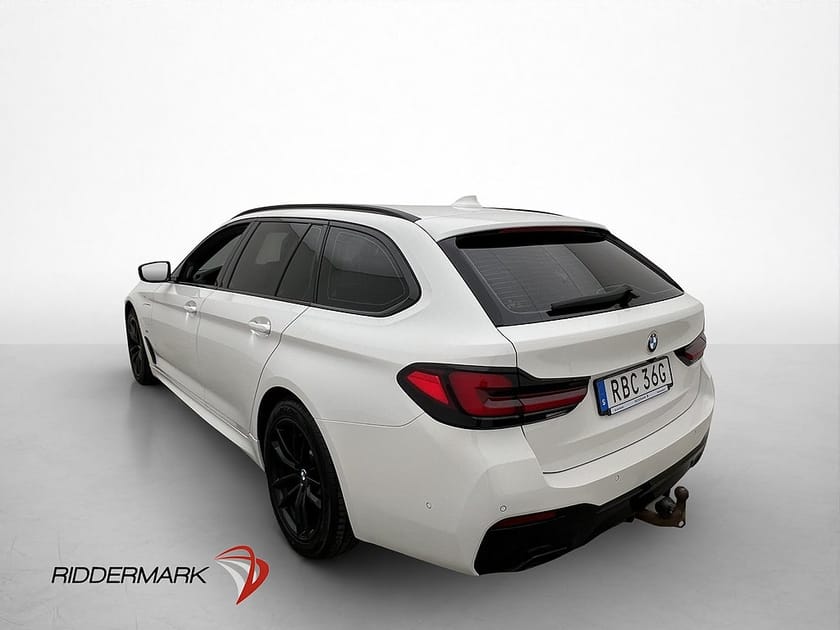 Bild 5 av BMW 530e xDrive Touring 292hk M Sport Kamera Ambient Cockpit Drag