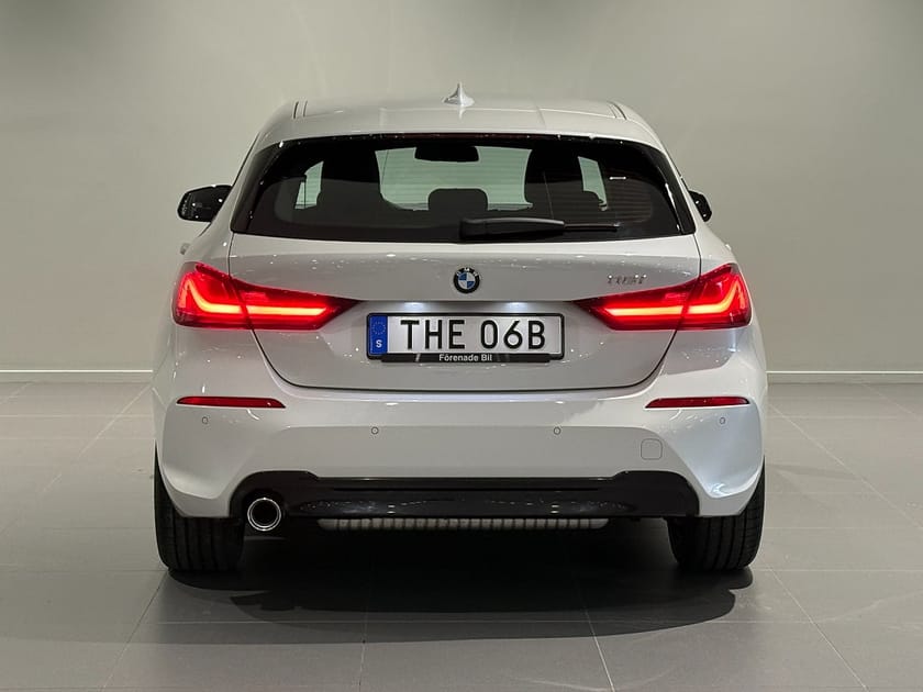 Bild 4 av BMW 118i 118  Sport Line PDC Farthållare 17" Sportstolar LED