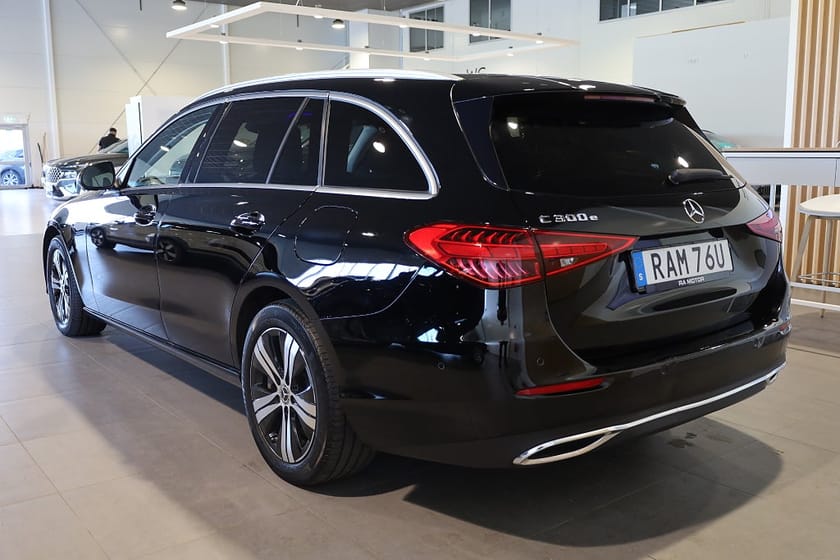 Bild 3 av Mercedes-Benz C 300 T e 9G-Tronic Avantgarde Moms/leasbar /Drag / Navi
