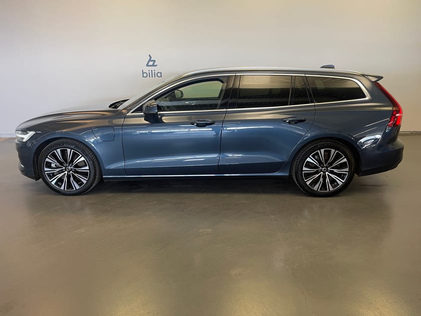 Bild 2 av Volvo V60 Recharge T6 II Core Edition/ Dragkrok/ Bakkamera/ BLIS/ 10.000 Tillbehör/