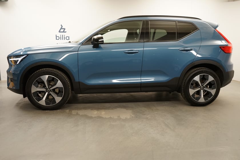 Bild 2 av Volvo XC40 B3 FWD Bensin Ultimate Dark, HarmanKardon PremiumSound, Taklucka, Navigation