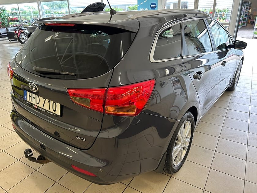 Bild 4 av Kia cee'd_sw 1.6 CRDi EX Comfort Euro 5 Med Drag