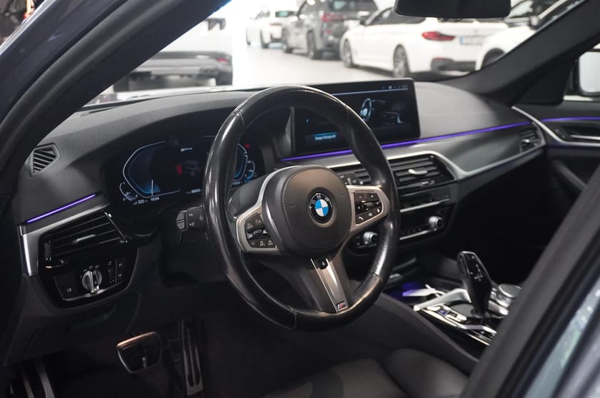 Bild 4 av BMW 530e xDrive Touring M-Sport Innovation DAP PA