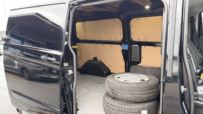 Bild 5 av Ford Transit Custom 290 L2 Limited 2,0L 170Hk Aut / värmare / Dubbla skjutdörrar/