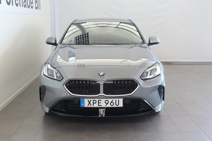 Bild 2 av BMW 120 4,95 ränta M Sport Design Nav Drive/Park-assist Rattv