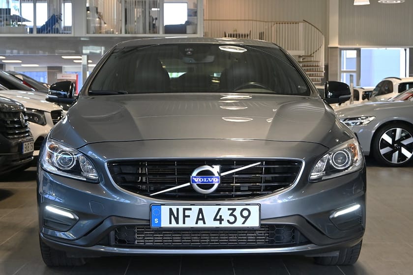 Bild 5 av Volvo S60 T3 R-Design Navi Taklucka Värmare 19tum