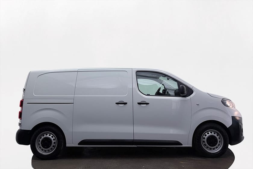 Bild 5 av Peugeot e-Expert 75 kWh Drag Inredd Kamera 3-sits MOMS 136hk