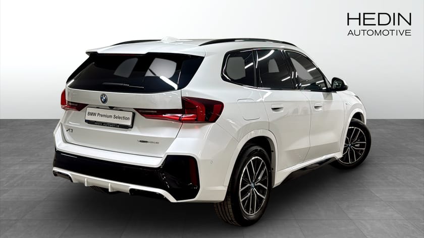 Bild 2 av BMW X1 xDrive25e M Sport / Elstol / H&K / Drag