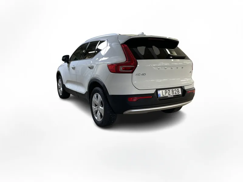 Bild 3 av 14 – Volvo XC40 B4 FWD Bensin Momentum Advanced Edt