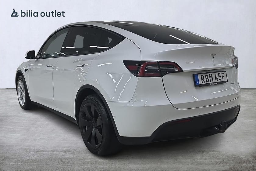 Bild 3 av Tesla Model Y Long Range AWD Dragkrok Backkamera Panorama Moms