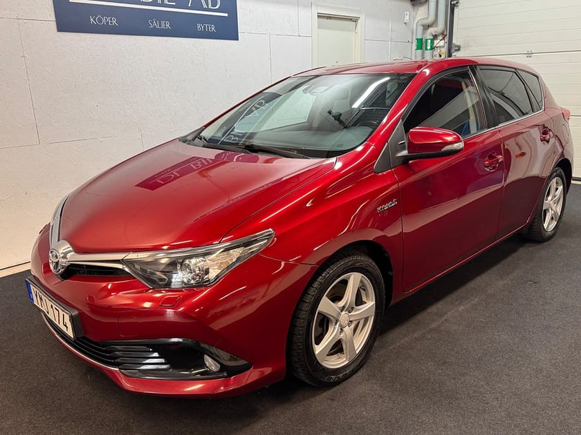 Bild 2 av Toyota Auris Hybrid e-CVT Intense Edition 136hk Euro 6|NYBESS|NYSERV