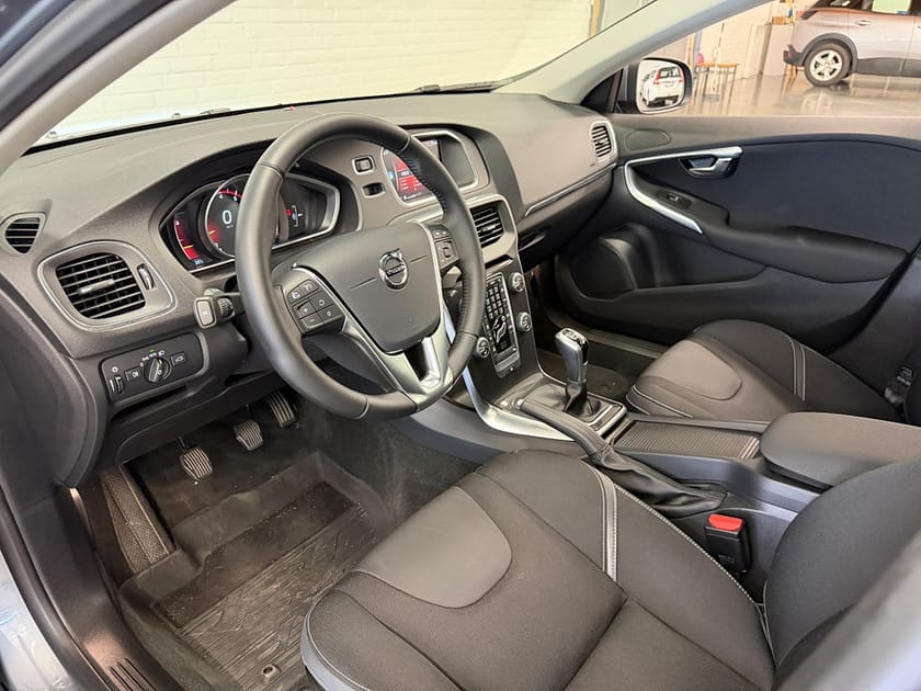Bild 5 av Volvo V40 T3 Business Advanced Euro 6 | 1 ägare |NyServad|1300mil
