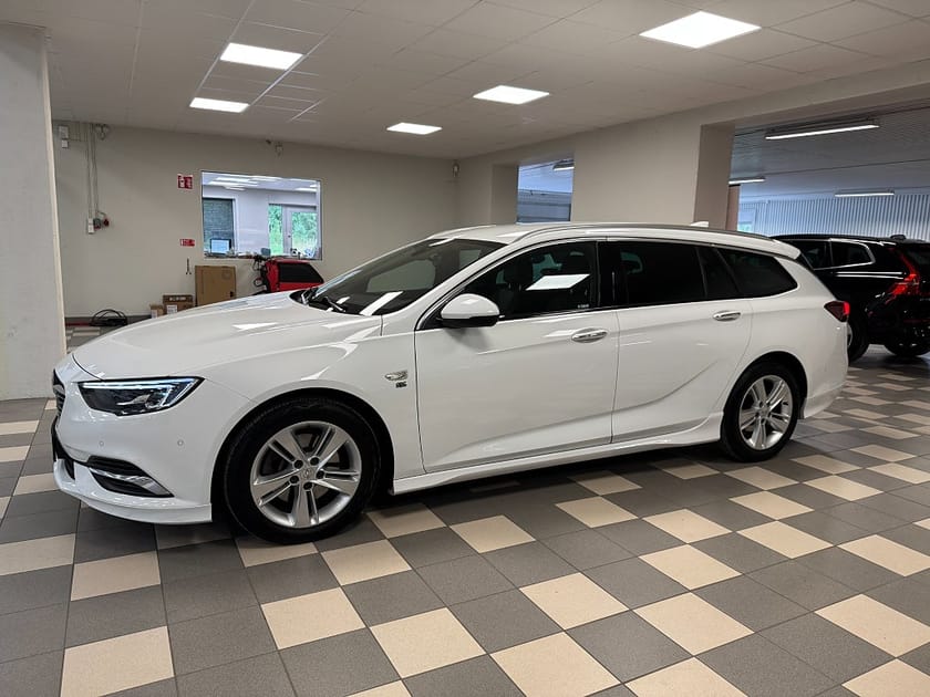 Bild 2 av Opel Insignia Sports Tourer 1.6 CDTI OPC Kamera Dieselv. Drag Navi