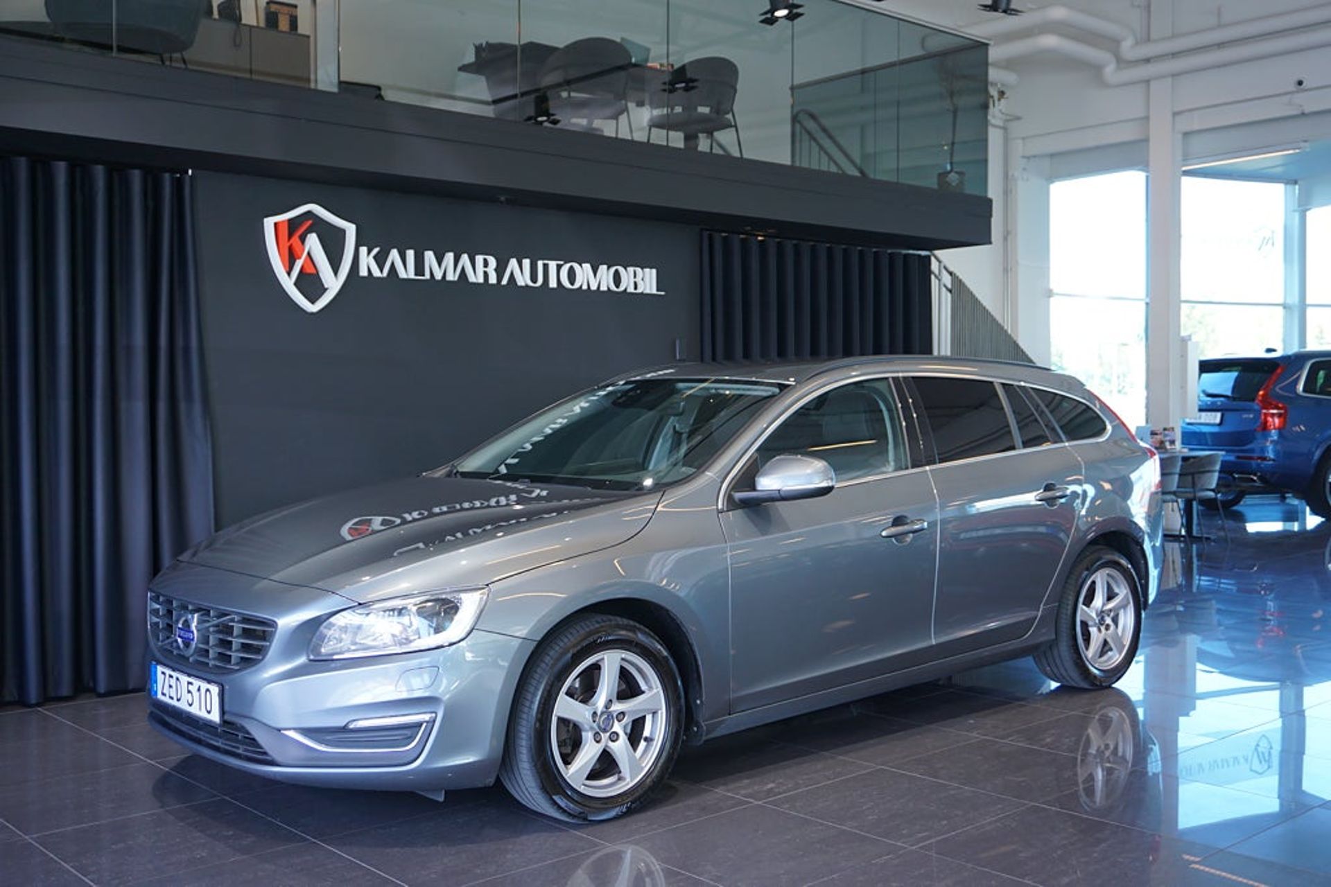 Volvo V60 D3 Geartronic Classic Momentum 2018, photo 4/10