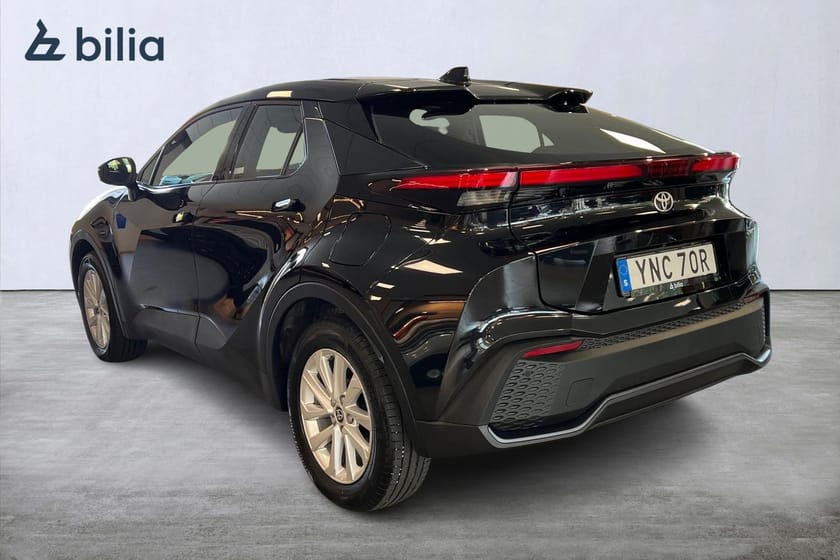 Bild 2 av Toyota C-HR PHEV 2,0 Laddhybrid Active Värmare Moms