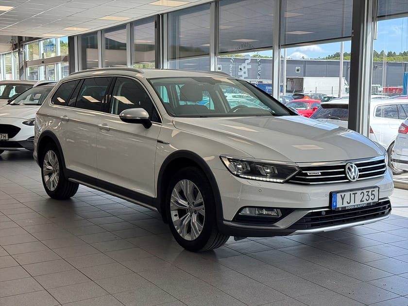 Bild 1 av Volkswagen Passat Alltrack 2.0 TDI 4Motion Drag Värm Kamera