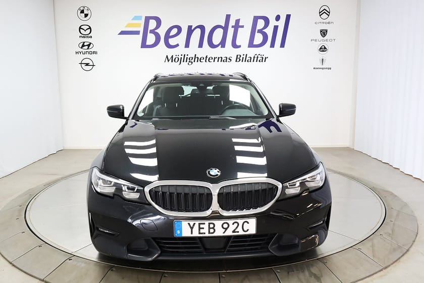 Bild 2 av BMW 330e xDrive Touring | Sport line | Drag | Adaptiv farthållar