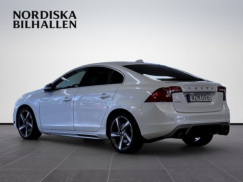 Bild 5 av Volvo S60 T4F R-Design Kamrem bytt Nyservad Värmare Bluetooth