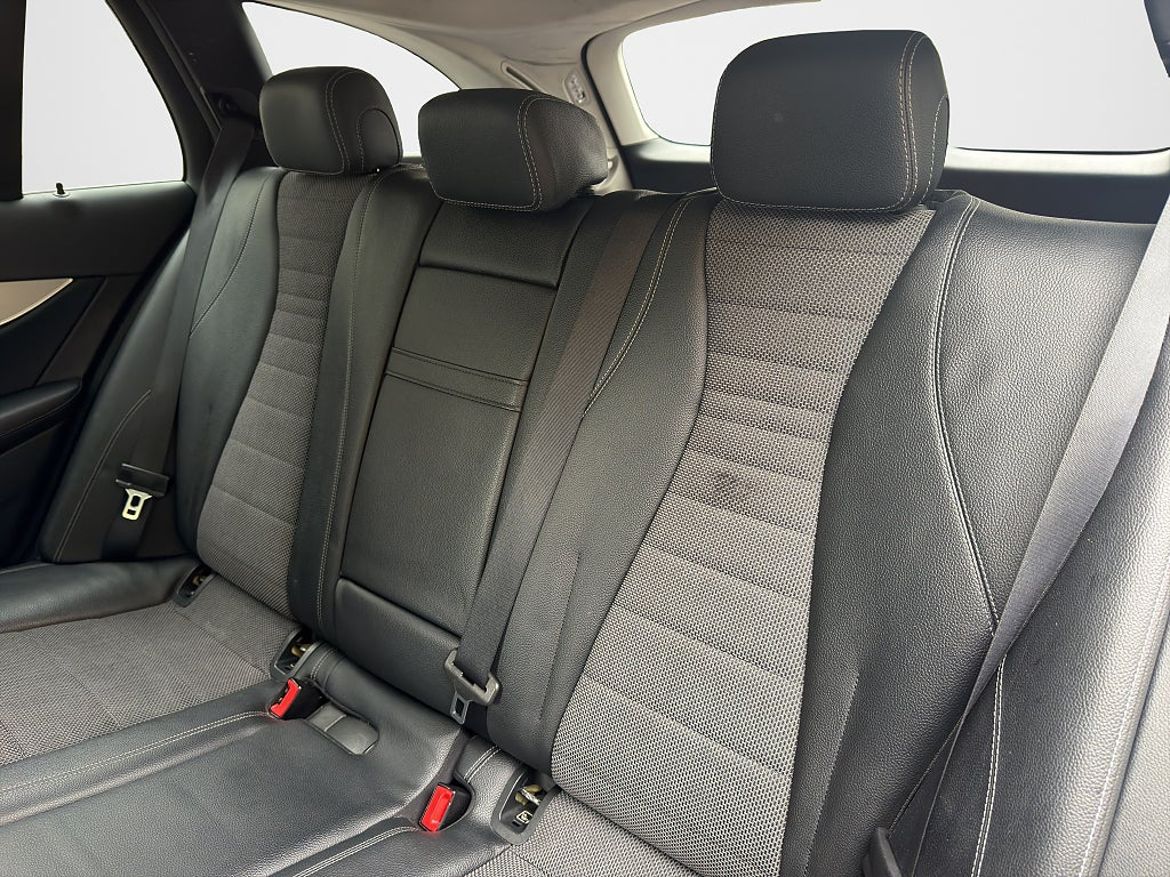 Mercedes-Benz E 300 T de 4MATIC, bild 14 av 19