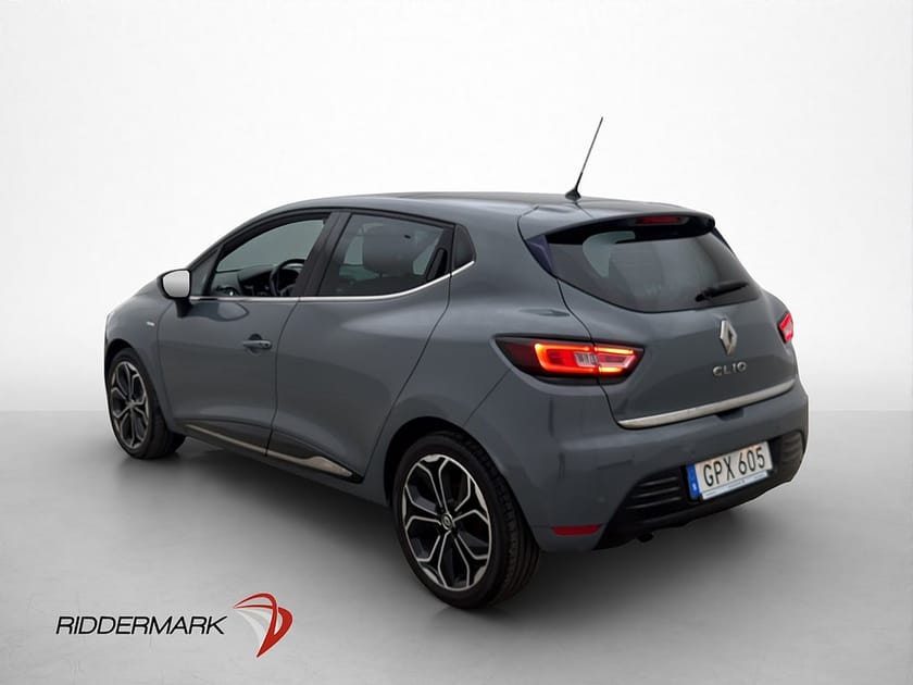 Bild 5 av Renault Clio 0.9 TCe 90hk Stylepaket Svart  Pano Halvskinn