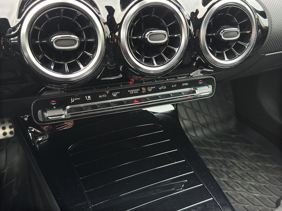 Mercedes-Benz A 180, bild 15 av 20