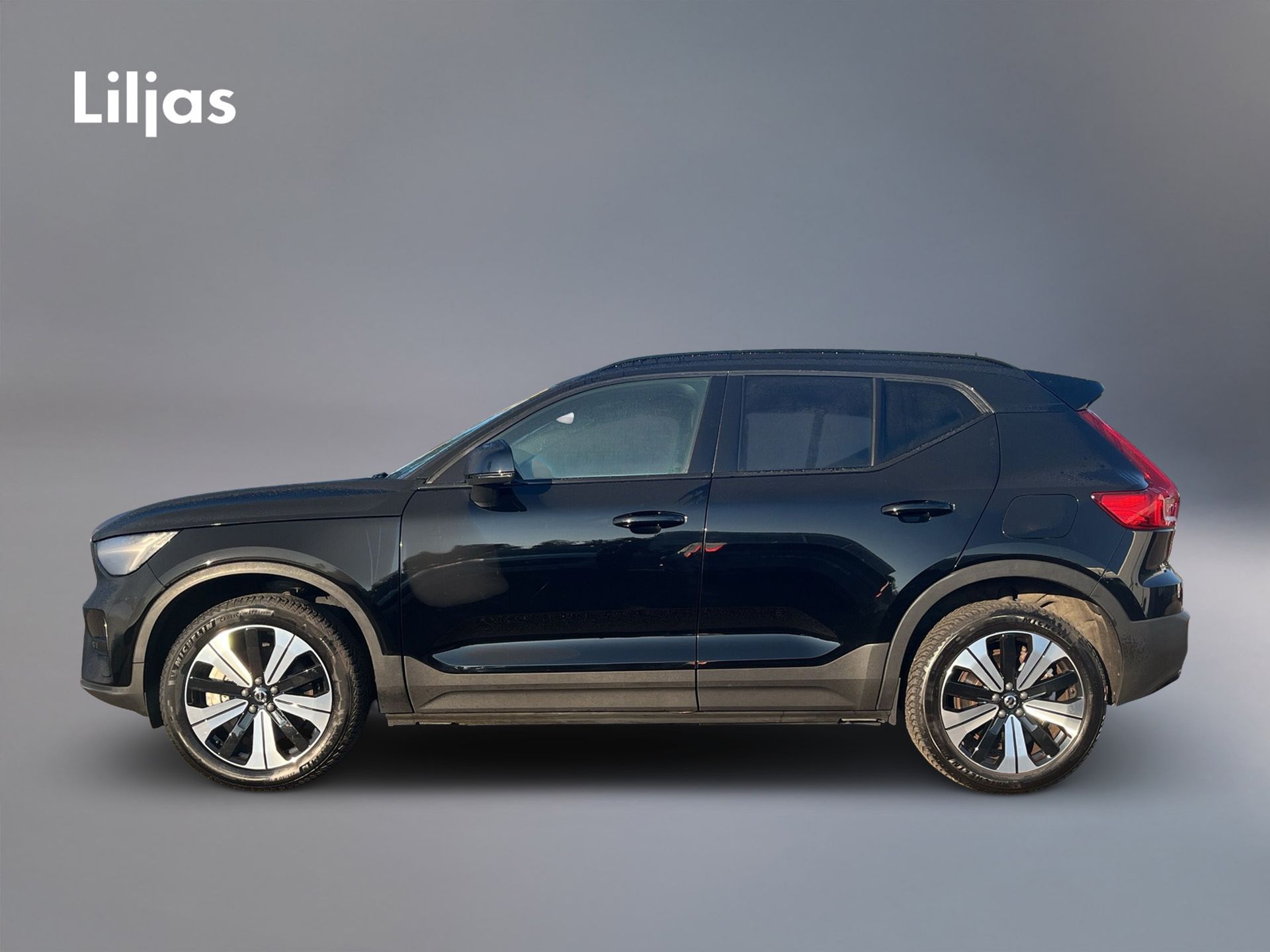 Volvo XC40 Recharge Core Edition 2023, photo 4/4