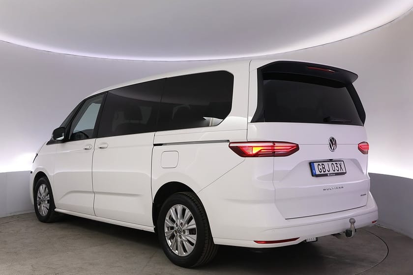 Bild 4 av Volkswagen Multivan eHybrid 7-sits Drag Kamera CarPlay