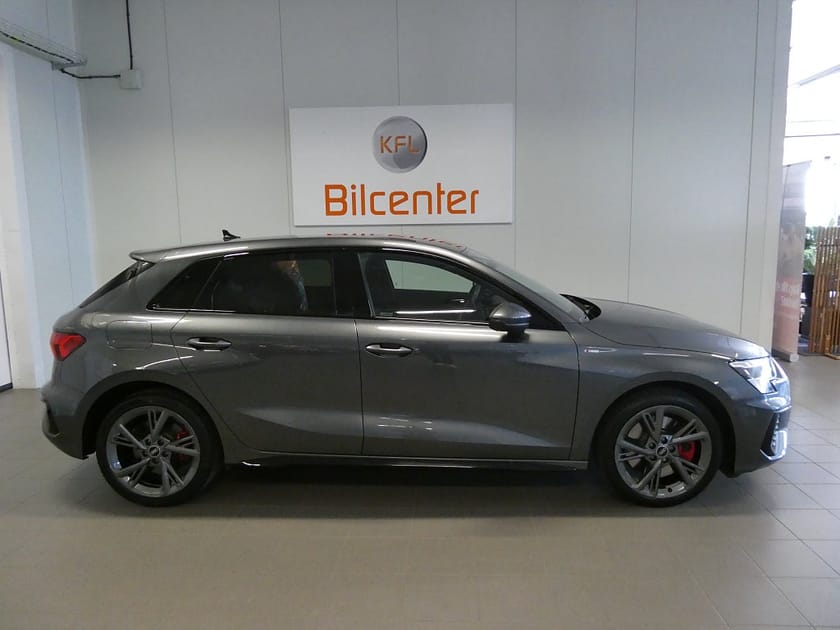 Bild 3 av Audi A3 Sportback 45 TFSI e S line Värmare-B&O-360°-Carplay-SoV