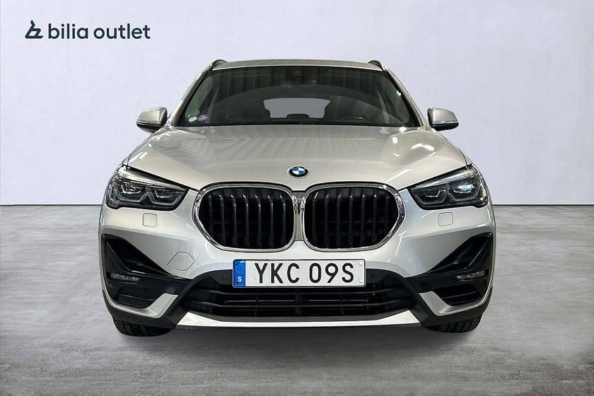 Bild 3 av BMW X1 xDrive25e aut Sport line 220hk Navi HuD Drag B-kamera
