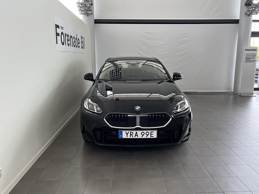 Bild 2 av BMW 120 Automat 17" Rattvärme Drive/Park Assist