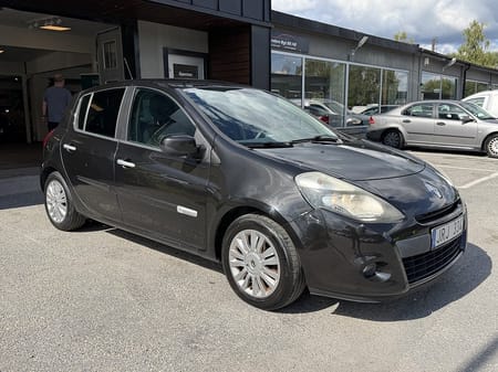 Renault Clio  Halvkombi 5-dörrars 1.5 dCi Euro 5 Besiktigad