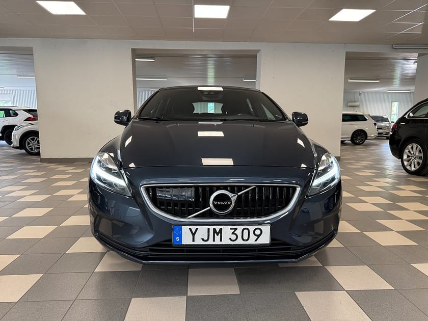 Bild 3 av Volvo V40 D4 Geartronic Momentum VOC Drag 190 Hk