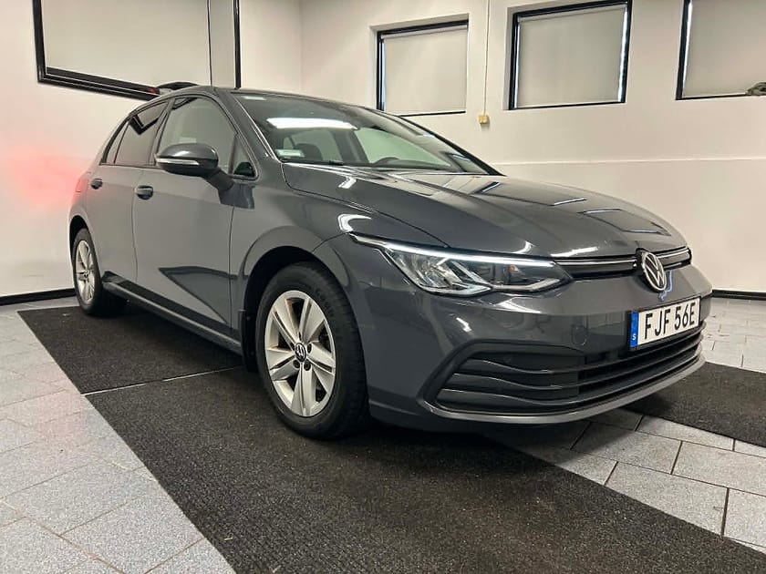Bild 3 av Volkswagen Golf 2.0 TDI 115 hk DPF SCR Base Euro 6 Värmare NAVI Kamera