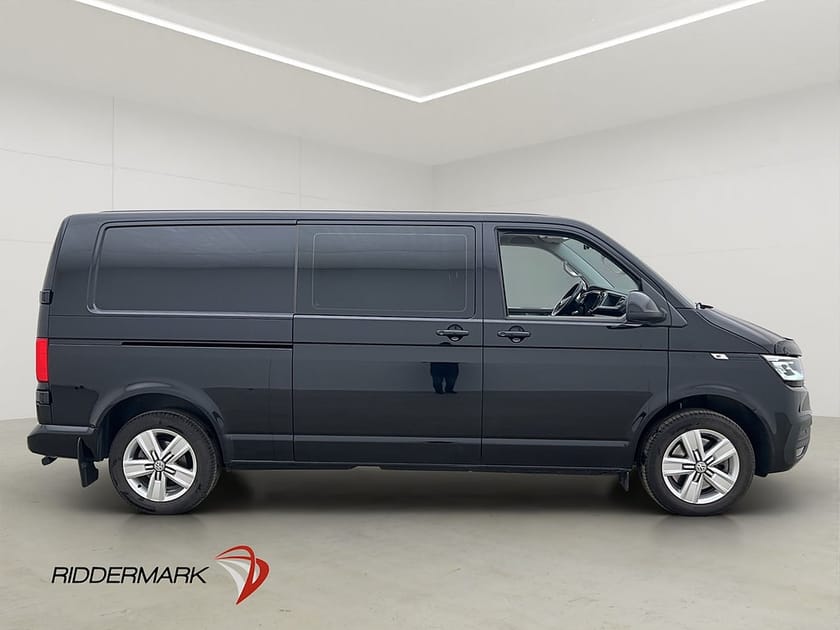Bild 2 av Volkswagen Transporter Kombi L2 4M Cockpit Värm El-Dörr Moms