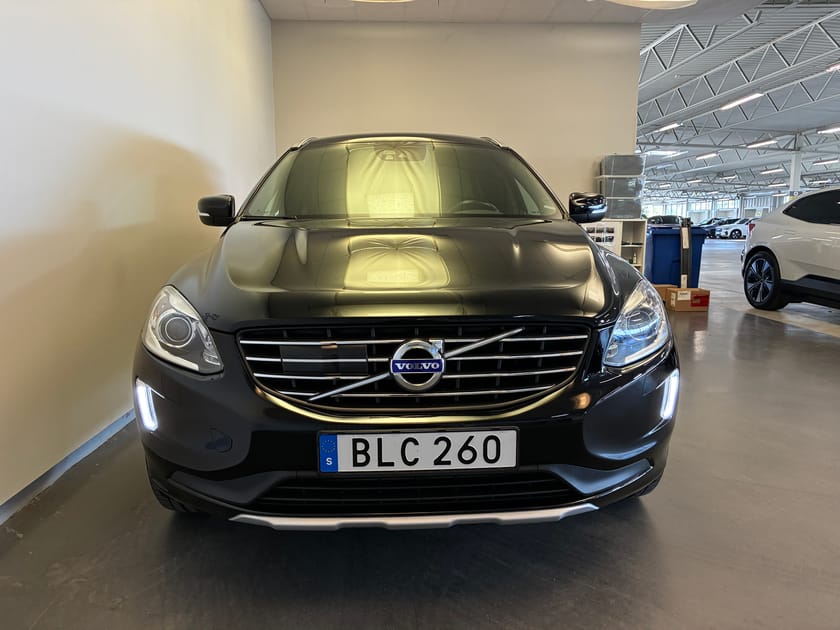 Bild 2 av Volvo XC60 D4 AWD Classic Summum / Keyless / BLIS / Backkamera / Rattvärme /