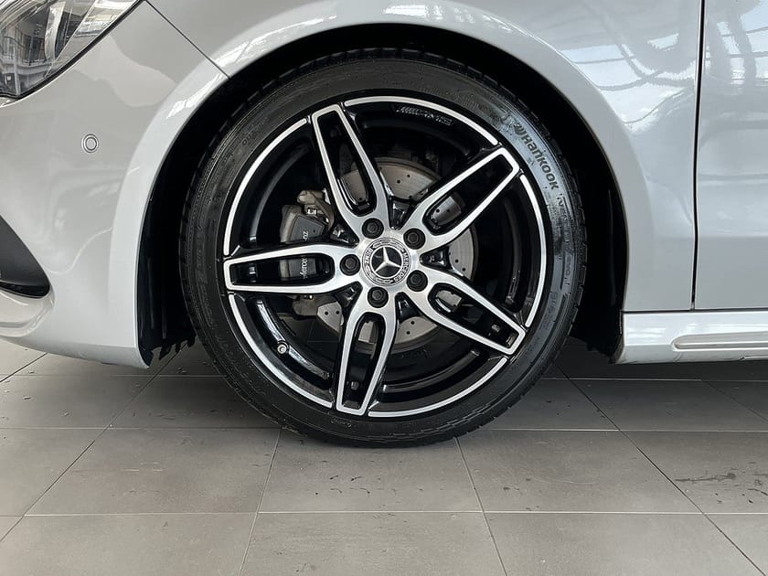 Bild 4 av Mercedes-Benz CLA 200 Shooting Brake AMG Panorama Night Package Drag Premium Sound 18"