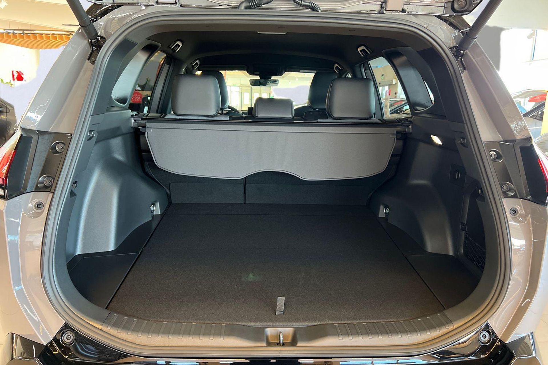 Toyota RAV4 Hybrid AWD-i 2026, bild 7/10