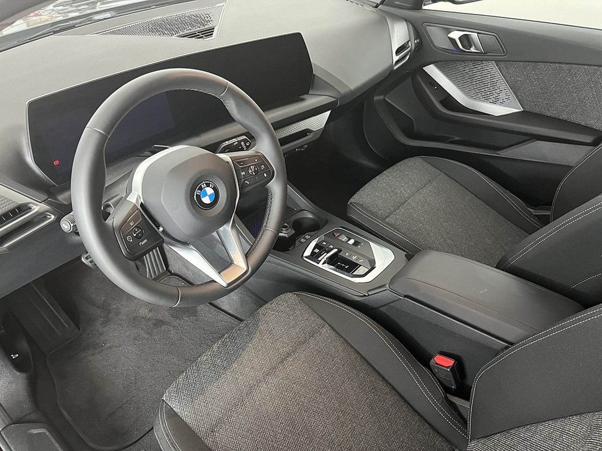 BMW 120 2026, bild 6/14