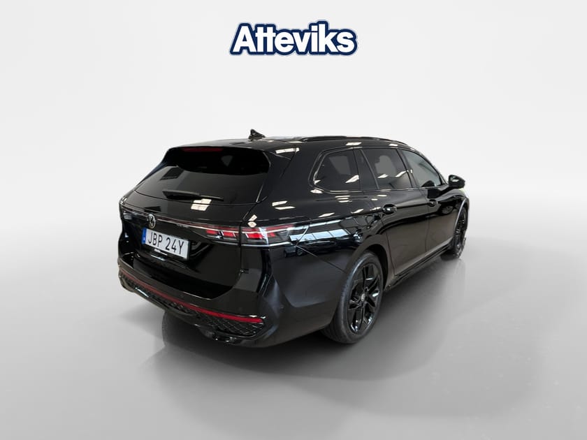 Bild 3 av Volkswagen Passat Sportscombi R-Line 2.0 TDI 4MOTION *Drag/360/Keyless/Elstol*