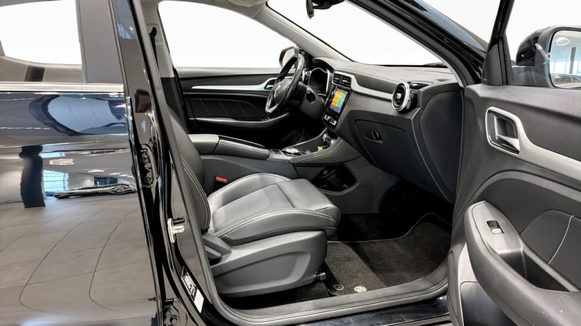 Bild 3 av MG ZS EV Luxury | Pano | Kamera | 45kWh | 143hk