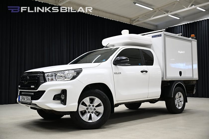 Bild 1 av Toyota Hilux Extra Cab 2.4 AWD 150HK Servicebil|V-Inredd|Kåpa|Leasbar|SeUtr!!!