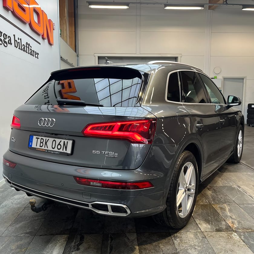 Bild 4 av Audi Q5 55 TFSI e quattro S Line Carplay Matrix Panorama Drag