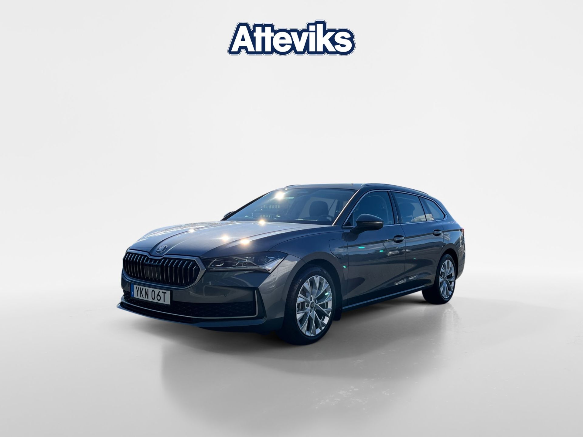 Skoda Superb 2025, photo 7/10