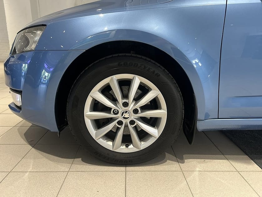 Bild 4 av Škoda Octavia Kombi Skoda 1.4 Tsi 140hk Drag|Sensorer|Elbaklucka