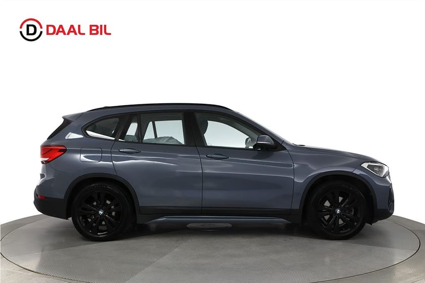 Bild 5 av BMW X1 xDrive25e 220HK SPORT LINE DRAGKROK HUD NAVIGATION NFC