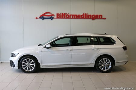 Volkswagen Passat Sportscombi GTE 218hk Drag Värmare Navi V-Hjul
