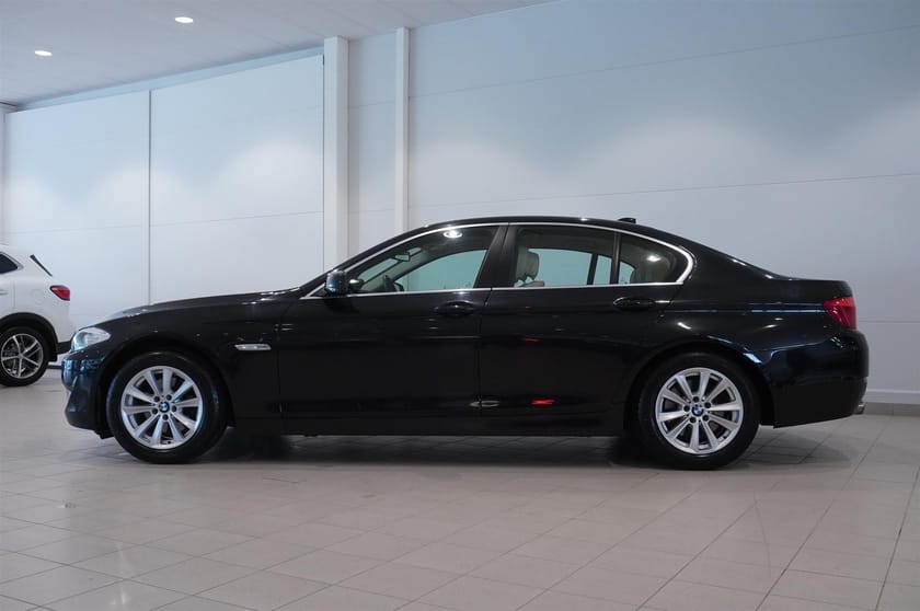 Bild 3 av BMW 523i Sedan Automat Drag Läder PDC HiFi